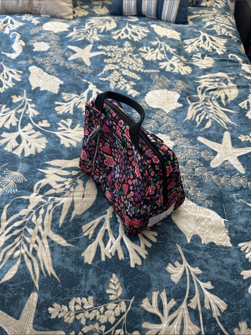 Floral Quilted lunch  Bag - Black & Pink